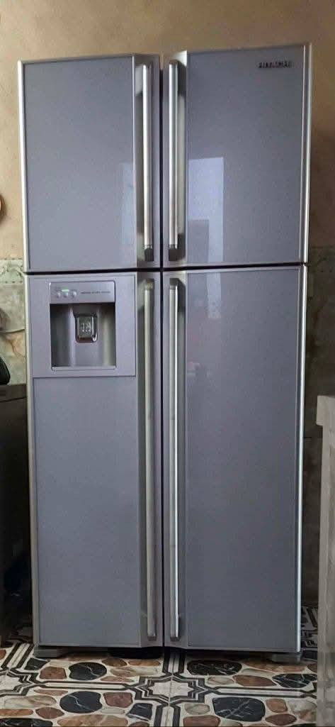 ثلاجه يعوزها كرت سعر 150 شري اتصل ***********
