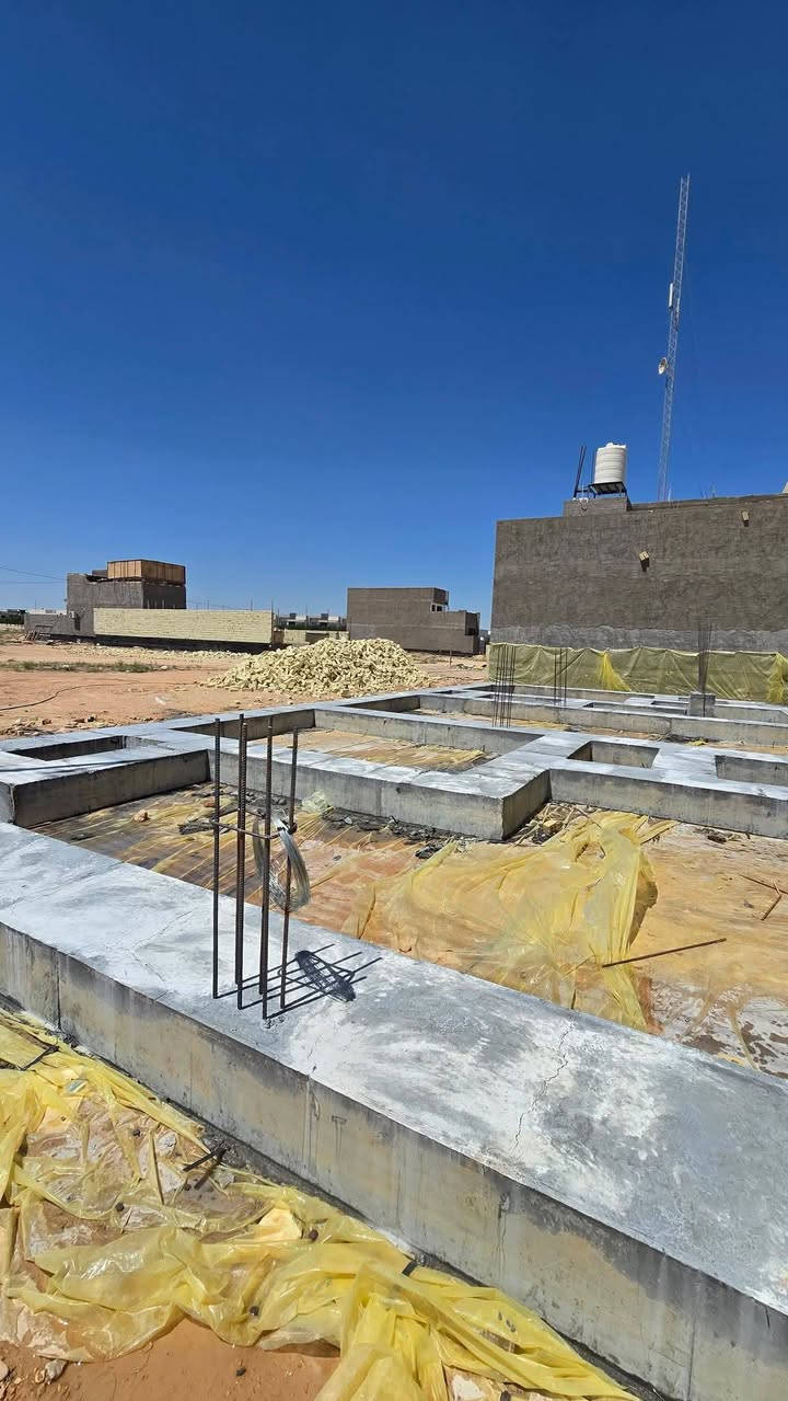 سلام عليكم ورحمه
يوجد كادر صب سقف وارضيات واستاسات

وحدل ارضيات وتنضيف 

وتصفيط وتسليح وصب أساسات 

ونجار وتسليح وصب 

***********
