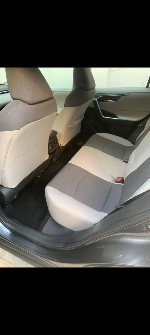 سلام عليكم ورحمة الله وبركاته بيع سياره تويوتا راف فور 2024 فيلي سياره نضيفه جدا مضروبه تكمه خلفيه باب خلفيه يمنه سياره امانه نضيفه ماشيه 9 ميل XLE فول مواصفات 23.000 بدون رقم اتواصل اتصل على هاذه رقم ***********
