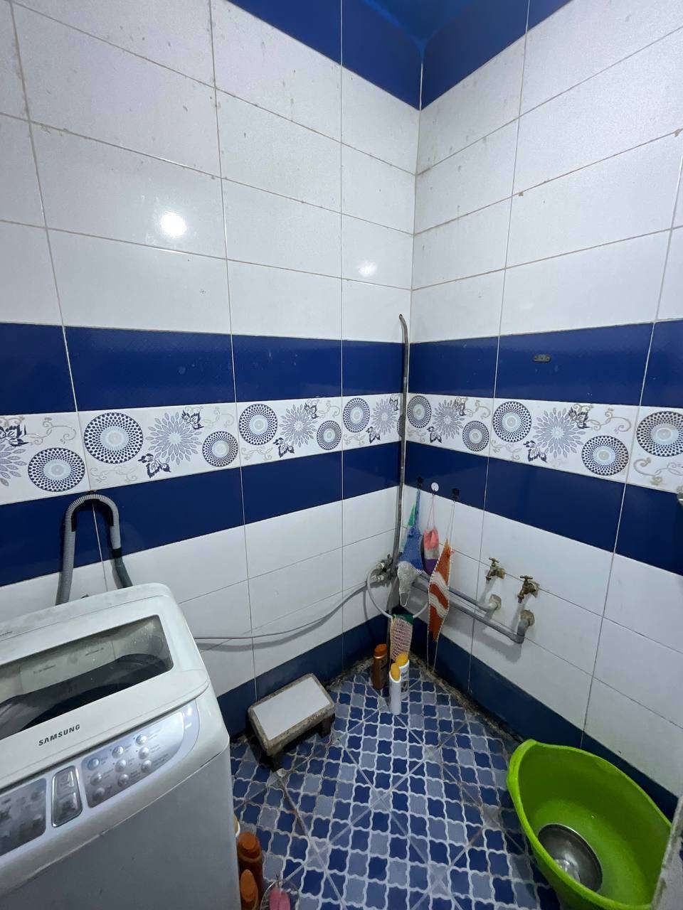 السلام عليكم
نصف قطعة للبيع 
قطاع ٢٥ مقابل مستشفى الشهيد الصدر العام 
الفرع الثاني يم الخياط الموسوي 
البيت ٩ يكون مساحتها ٧٢ مستطيلة طابق ونص والبيت عكادة مبني ٩٦  السعر ١١٥
الاستفسار على الرقم ***********
