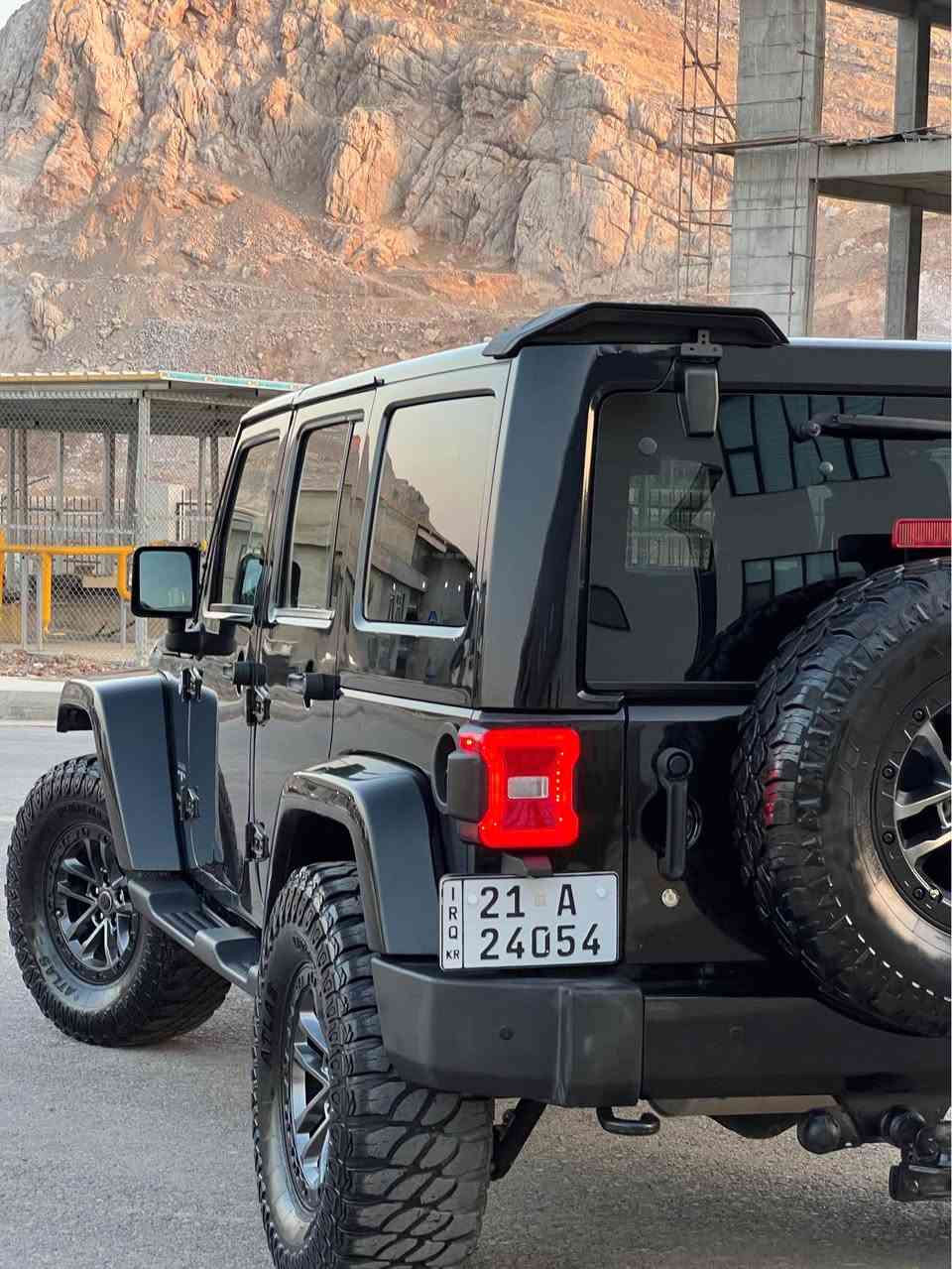 Jeep wrangler 🇺🇸
‎جێب ڕانگلەر مۆدیل 20018

‎ ، کراوە بە 2023
‎تایە و ویلی جەبەلی بۆ بەستراوە 
‎سەقفی پلاستیک مەرغووب 
‎گێر و مەکینە و کارەبایی بەشەرت 
‎ئەکسل و دەبڵ ئەکسلی بەشەرت 
‎تەبرید سارد و گەرم بەشەرت 
‎مەکینە مەرغووب 6 بستۆن 
‎سەنەوی ژینگە و ڕێگاوبانی تازەیە بە ناوی خۆمانەوەیە 
‎کامل سێرفز بۆ کراوە ، ڕۆنی مەکینە هایدرۆلیکی گێر 
‎سەیارەکە و بێ بۆیاخ يه ك پلي بجوكي هه يه
‎و بۆیاخ و پارچە گۆراوی نیە ي...

*********** 

‎ماوەی ڕۆشتنی سەیارەکە تەنها ١٢٠ هەزار 
‎ژمارە موبایل لەسەر ڕەسمەکان دانراوە ..
‎شوێن رانيه رانية, السليمانية
