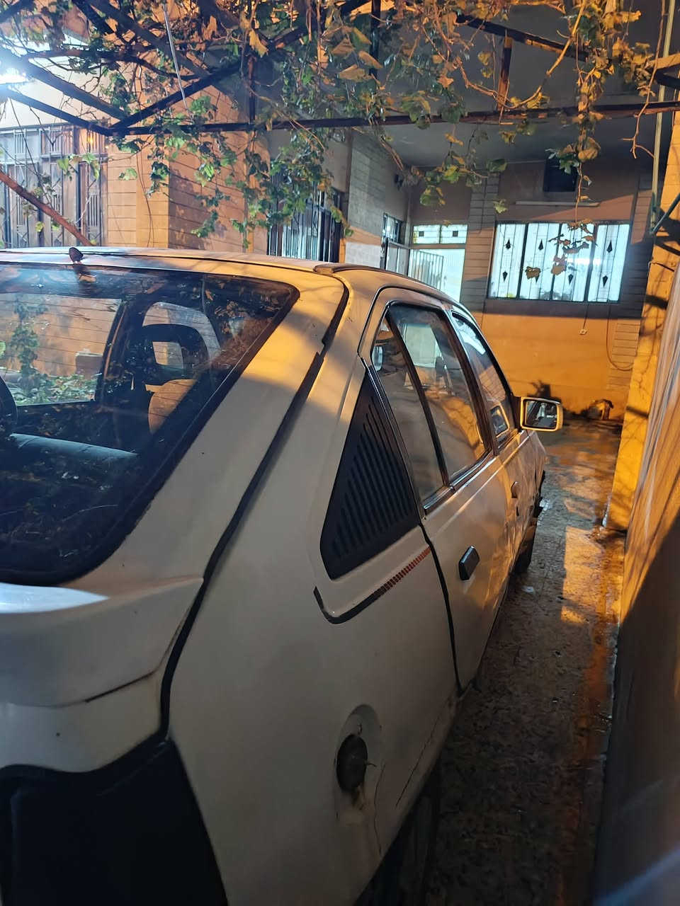 كاديت 1991
كير شرط
محرك بداية صرف 
سعر 20 وبيها مجال 
للاستفسار ***********
