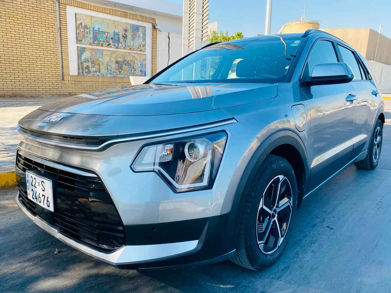 السلام عليكم
للبيع كيا نيرو 2024 بلكن plug-in ( هايبرد-شحن منزلي- بانزين) مواصفات EX فووول عدا الفتحة دخول جديد وارد امريكي رقم اربيل ب اسمي ، المواصفات: 
بصمة، كشنات جلد وكهرباء
تدفئة مقاعد و مقود 
كير ماوس 
تشغيل عن بعد 
حساسات جانبية ، خلفية وامامية 
مرايا جانبية كهرباء + اشارة 
سايد بريك دكمة 
شفتات خلف المقود + فول تحكم من خلال المقود
شاشة متصلة لمس تدعم الاتصال والبلوتوث 
وباقي المواصفات المعروفة 
العداد الحالي: 18 ميل 
الضرر : تبديل جاملغ امامي عكس السائق اصلي تفصيخ نفس اللون موضحة في الصور ( شاصي ولغد مكفول) + شخوط بسيطة 
ملاحضة : السيارة بدون قطرة صبغ نضيفة جداً 
العنوان : بغداد/ الوزيرية 
السعر ( 158$) قابل للتفاوض 
للاستفسار : ***********

