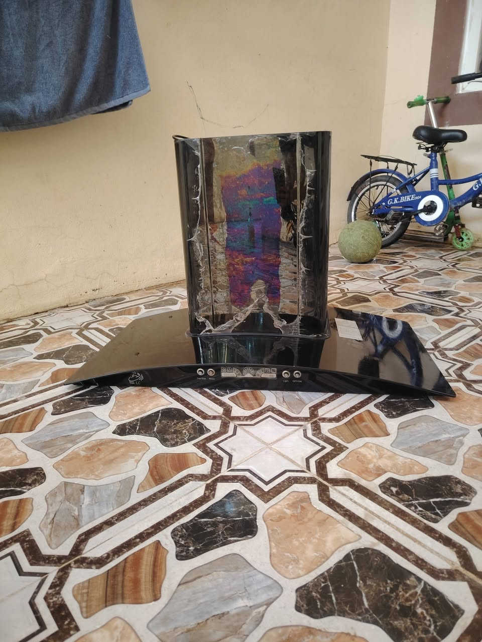 لاکێش تورکی ئەسڵی لۆکە تاکێکی 6متر ئەویتر 5متر دڕاو و سوتاوی تیانیە نرخی 60هەزار و مامەڵە
چەوری کێش مارکەی LCلۆکە یەک مانگ ئیشی کردووە نرخی35هەزار و مامەڵە  هەرچیت هەیە لەماڵەوە لێت دەکڕم 
شوێن/سمود / ***********
لاکێش تورکی ئەسڵی لۆکە تاکێکی 6متر ئەویتر 5متر دڕاو و سوتاوی تیانیە نرخی 60هەزار و مامەڵە
