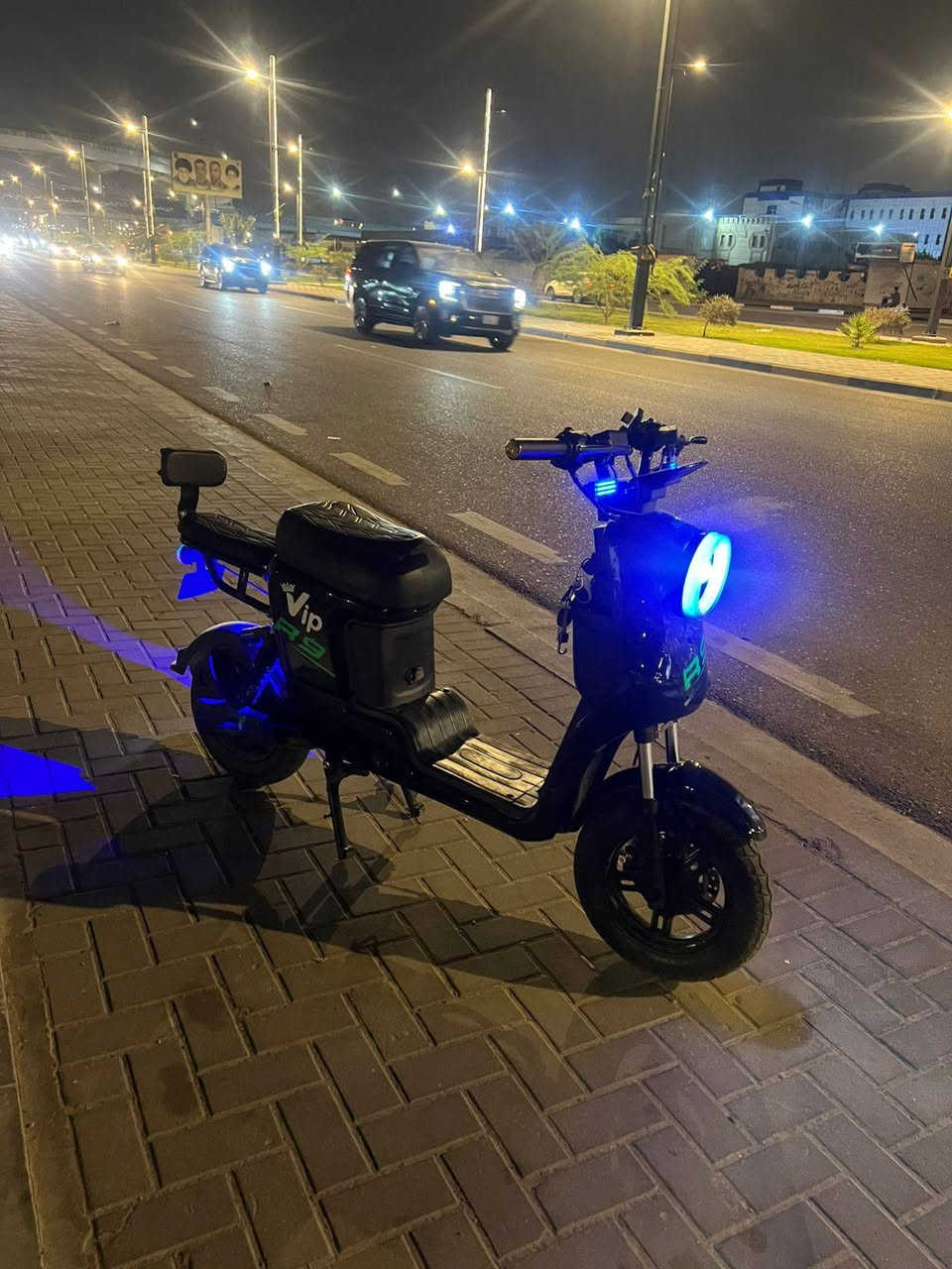 دراجه شحن R9 مكفوله من كلشي و مبدل عقل رياضي و كڤرات جدد مثل ما موضح كدامكم و دراجه مداريه من دوام للبيت و شحانته موجوده و گلشي موجود بيه سعر دراجه 350 و بيه مجال شي بسيط ***********

