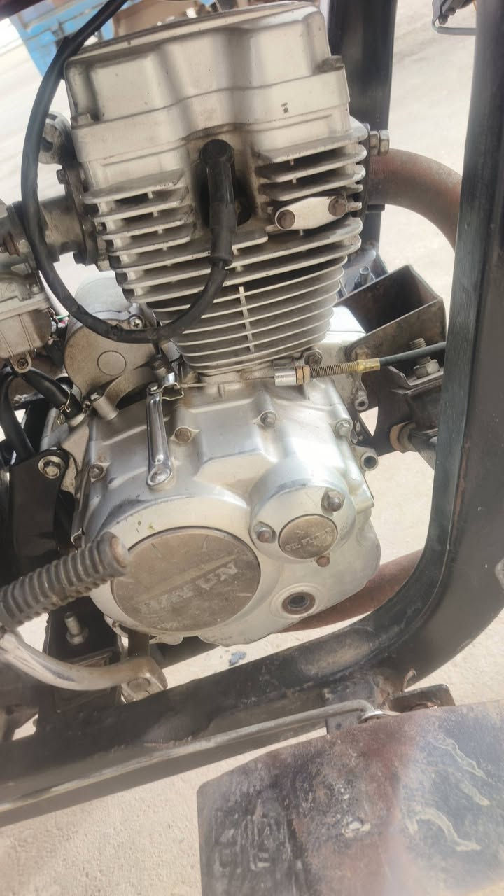 السلام عليكم 
ستوته مديل 12 رقم كلشي ماعوزهه شغل وطلع معروضه بمليون 400 وبيهه مجال عنواني الكوت زين القوس الاستفسار ***********
