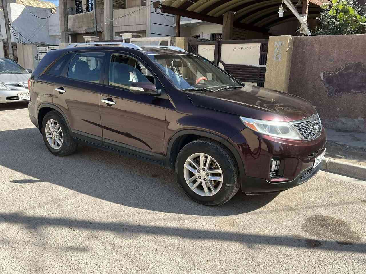 بيع سورنتوا ١٤ رقم بغداد باسمي بيه ثلاثه قطع صبغ مابيه تبديل ليبل واحد محرك كير مكفول السعر ١٣٥ وبيه مجال او مراوس اتصل ***********جمال جاسم  حي الجهاد قرب جامع محمد رسول الله  بدون دواخل ولا شاصي متضرر على الشركه تحويل نفس اليوم الله يحفظكم
