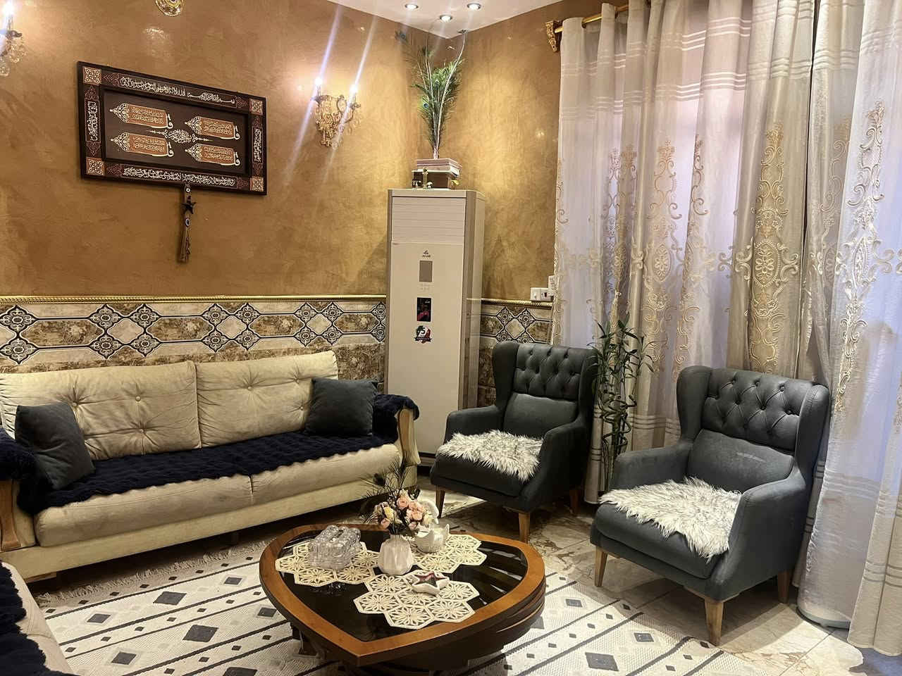 بيت للبيع في منطقة البلديات زراعي بيت فنجان باب خروج محطة وقود ضياء الحلفي المساحة ١٠٠ متر ١٠*١٠  عرض #الفرع عشرة متر البيت جاهز وبدون نواقص اربع غرف نوم طابقين ونصف للاستفسار
 ***********

