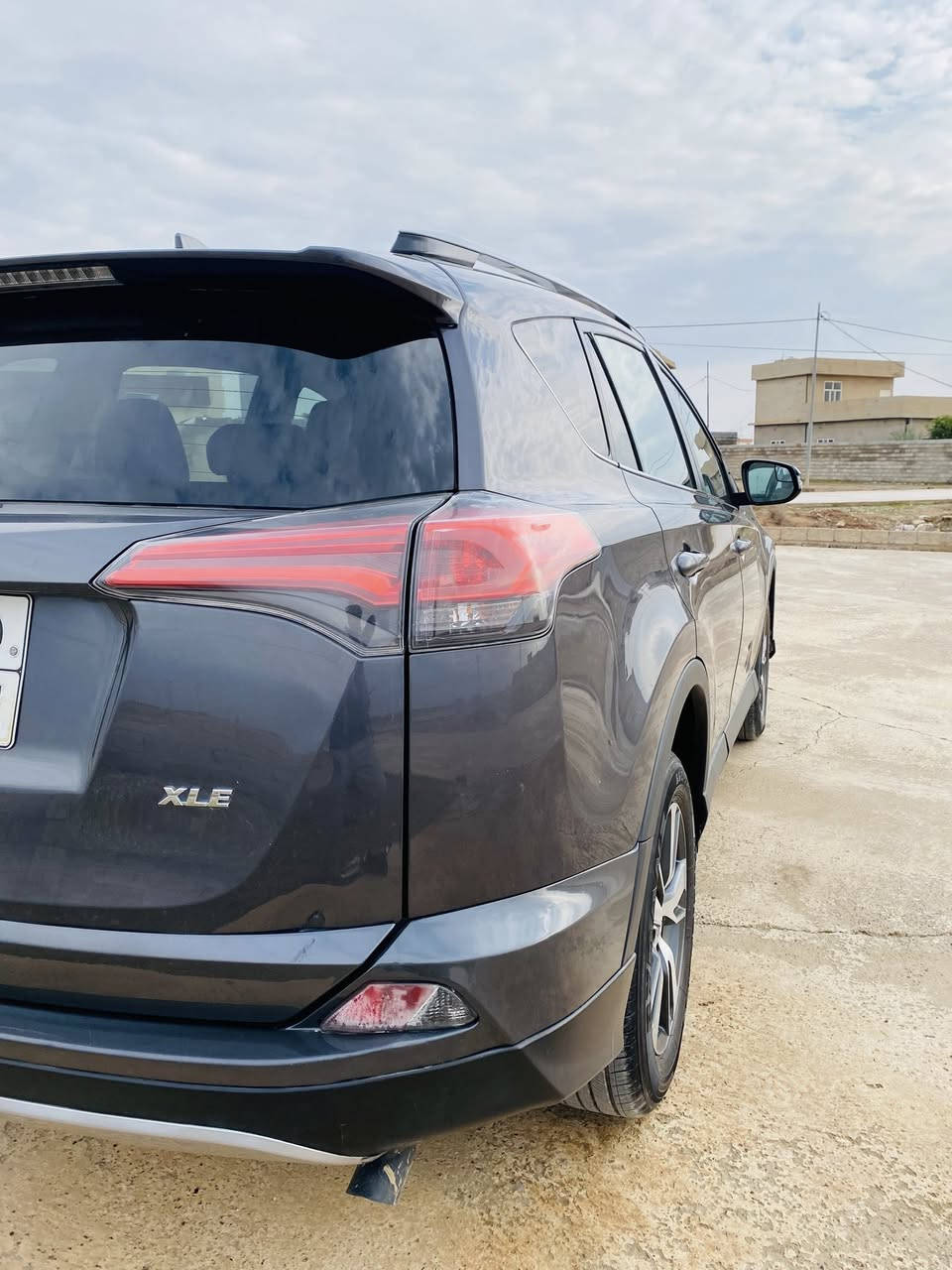 للبيع راف فور 2017 Xle رقم سليمانية صور الضرر مرفق بالمنشور مكانها قضاء الحويجه السعر 148 وبيها مجال حك الجيه الشراي يتصل/ ***********
