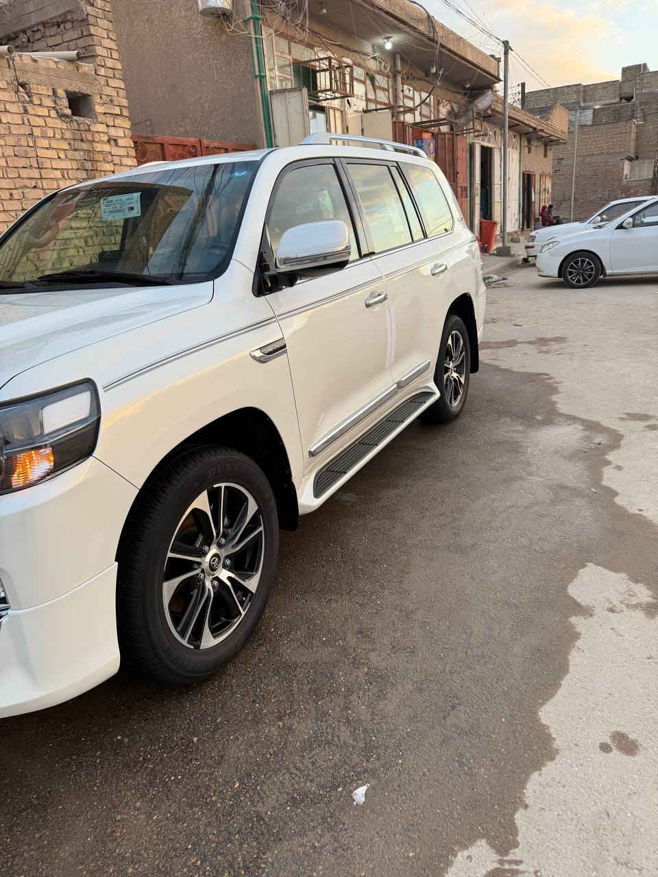 تحيه طيبه السلام عليكم ورحمة الله وبركاته
الاندكروز 2021 ساز باب اول 
فول مواصفات
ماشيه 51 ألف حقيقي 
سياره مكفول كفاله عامه من كلشي 
مكفوله من ضربة الصبغ او تبديل ومكينه حداديه وكير كفاله عامه سياره حلوه بمعنه الكلمه سياره على وضع شركه 
رقم بغداد دولي بسمي تحويل مباشر سنويه هزه جديد بأسمي تحويل ثاني يوم
السعر نتصل وبيك خير وتدلل 
اي اسفستار رقم صاحب السياره
 *********** واتساب *********** 
مكان الكوت مركز المحافظة 
غير متواجد على الفيس
