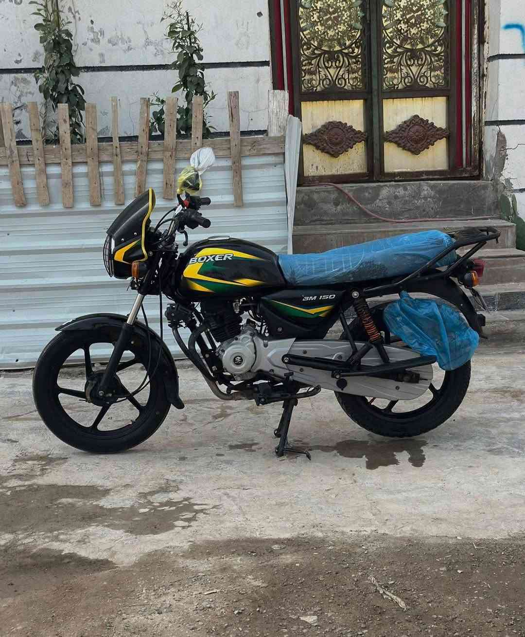 يالله السلام عليكم ورحمة اللّٰه وبركاته تحية طيبة :
دراجة بوكسر للبيع موديل 2023 كاملة والكمال لله كل نقص مابيها جيب فيتر وفحص محرك 150 سي سي رقم وسنويه عداد نمر شغال بانزين شغال اشاير بلوجكتر درع لايت زنون دبل اشاره بريك امامي خلفي شغال باتري جديد ليثيم سلف شغال نكره سلف بكل وقت تيرات بحاله جيدة

تحويل سنوية باسمك بأي يوم يعجبك اني خادم

السعر : 1950 ( مليون وتسع مئة وخمسون الف ) وبيها مجال 

للتواصل واتساب/  *********** 
العنوان : بغداد / الرشاد / شارع التانكي قرب افران الزهراء عليها السلام
