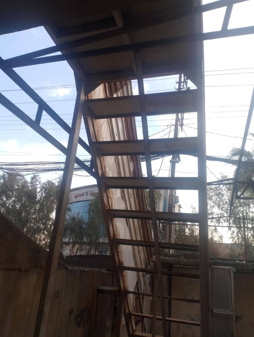 السلام عليكم اخوان درايج حديد مع واجهة محل حديد خير من الله وكلو ثقيل قيم بما يرضي الله العنوان حي النور ***********
