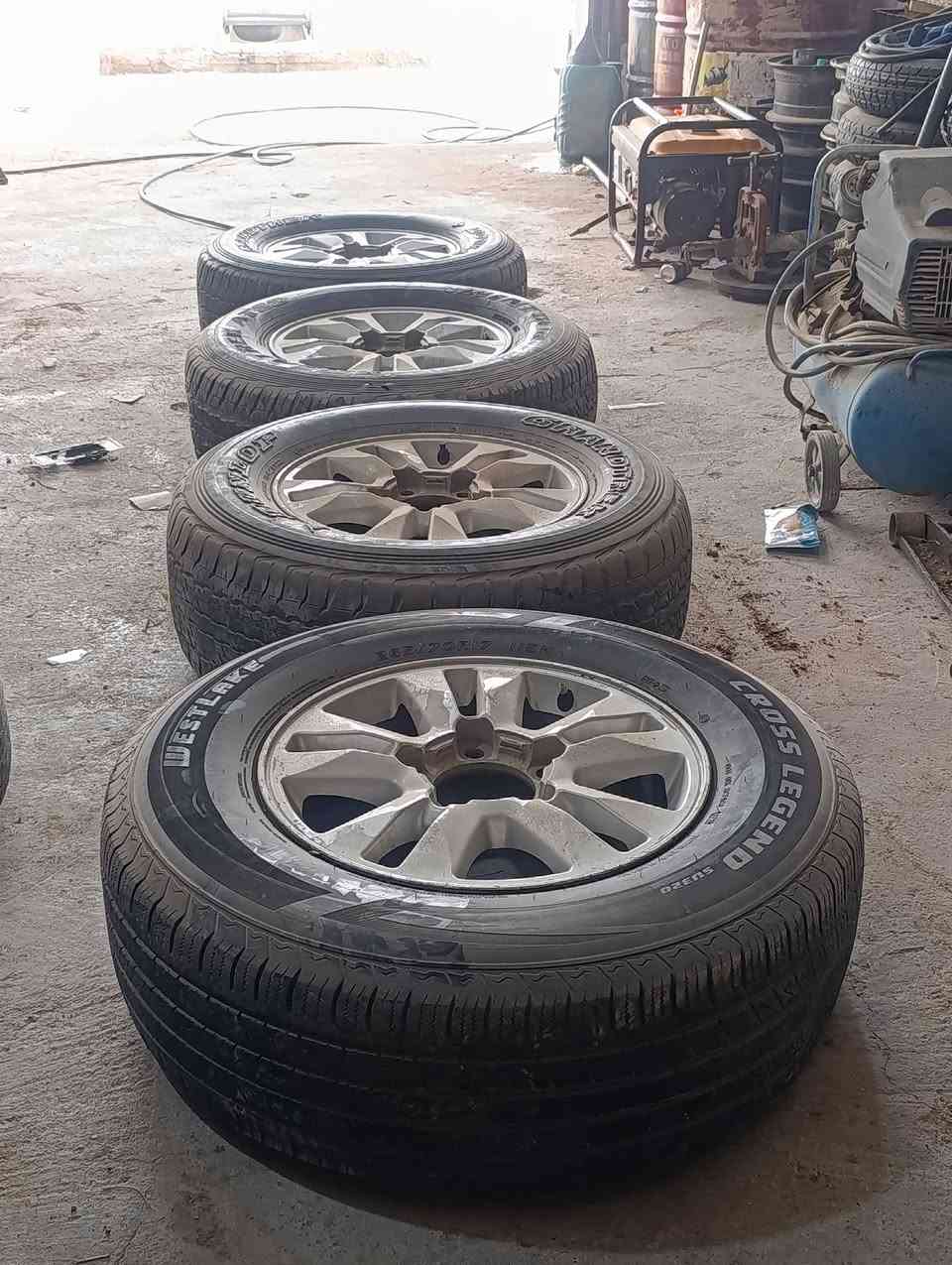 سلام عليكم ورحمه الله وبركاته
تخم ويل لاندكروزر مكفول للبيع مكان كربلاء المقدسة 
***********
