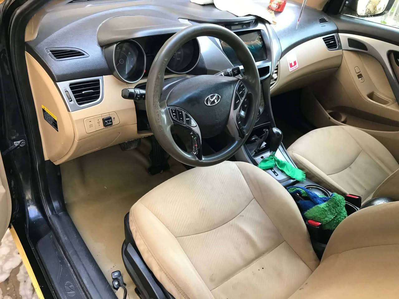 سلام عليكم الانترة موديل 13وارد أمريكي حادثه بنيد وبلعراق باب خلفي مكينه وكير وصدر جدد منظومه غاز رقم انكليزي مصفره بسمي تحويل مباشر سعر 90وبيه حك جيه عنوان بغداد قرب المرور الحسينيه  الاتصال ***********
