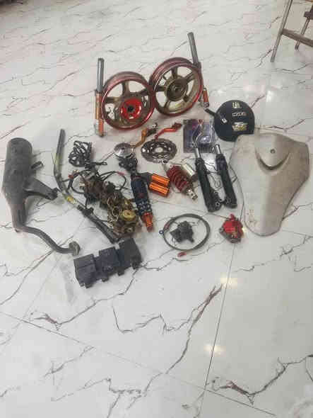 سلام عليكم 
وياله ماكس اصلي سعر 75
دبلات ماكس تجاري تزويد سعر 20
دبلات ماكس عدله بلادي شرط الشغل سعر15
دبل خلفي ماكس قزم سعر10
دبل ماكس خلفي ابو البطلين سعر 15
كلج امامي ماكس كامل بلادي مو تجاري سعر15
صينيه امامي مال ماكس تزويد بلادي مو تجاري سعر10
عقول ساسوكي ماكس موجود اصلي وتجاري 
فج وعمبار وصونده سعر 25
كفر ماكس بلادي بس امامي سعر 10
كابريتر ماكس تجاري 3 سعر الواحد 10شرط الشغل
صلانصه ماكس بلاديه ما بيه شي سعر10
كابريتر سبيس بلاديه شرط الشغل سعر15
سكان سكنس جبلي تزويد بلادي سعر10
خوذه موشمه سعر 10
رقمي شتحتاج غراض خابرني***********
