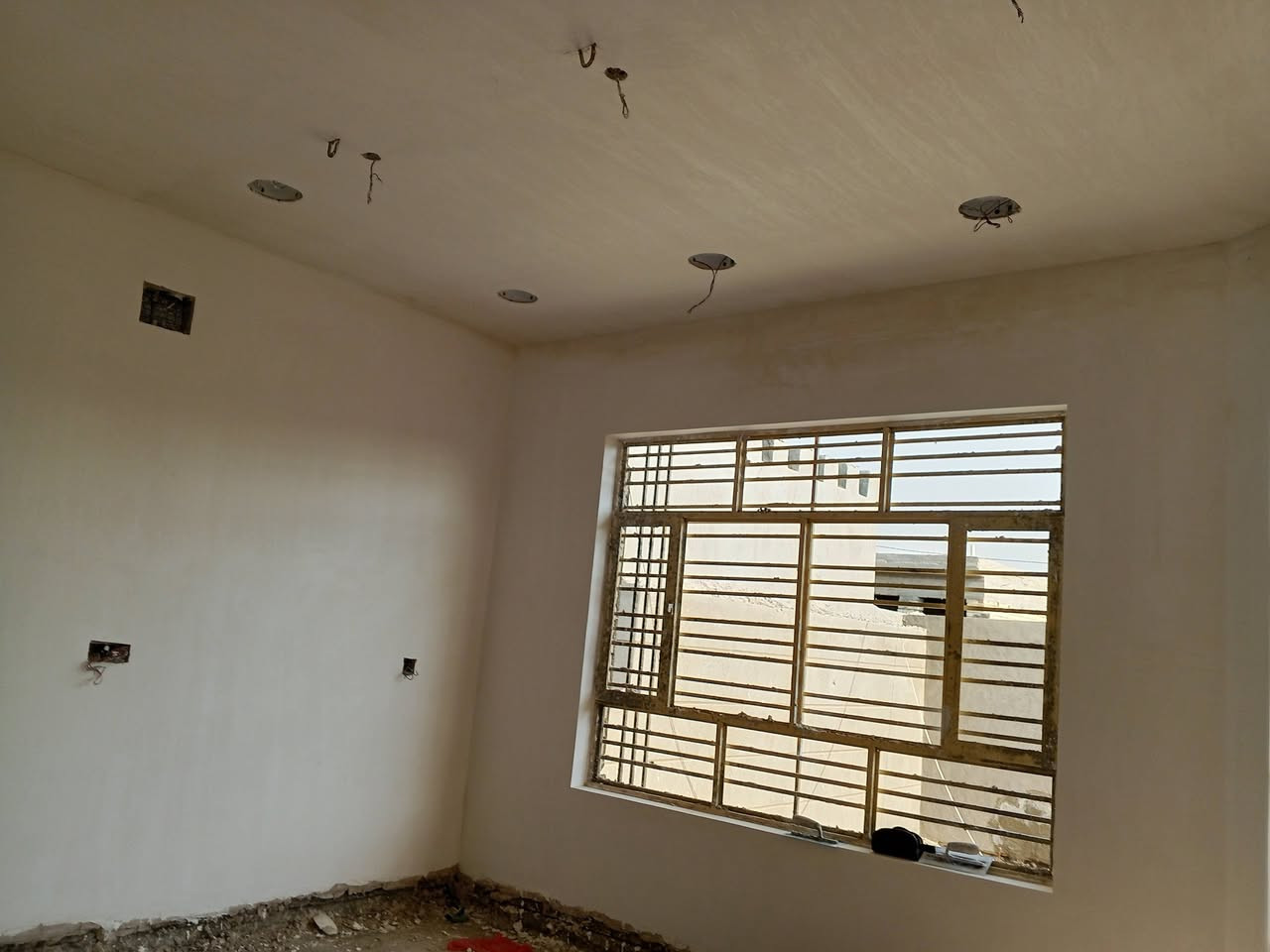 كادر خلفات جص وبورك من الغربيه مبيت نفس الموقع شغل درجه اولى استلام مهندس شغل داخل بغداد فقط متفرغ حاليا *********** واتساب موجود
