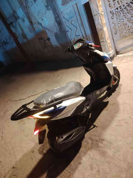 السلام عليكم دراجه للبيع الدراجه خير من الله خرسه شرط ما تنسمع مكان الدراجه بابل مركز السعر 300 وبيه مجال الدراجه كله شغاله ما عيزه شي رقم *********** خاص متواجد
