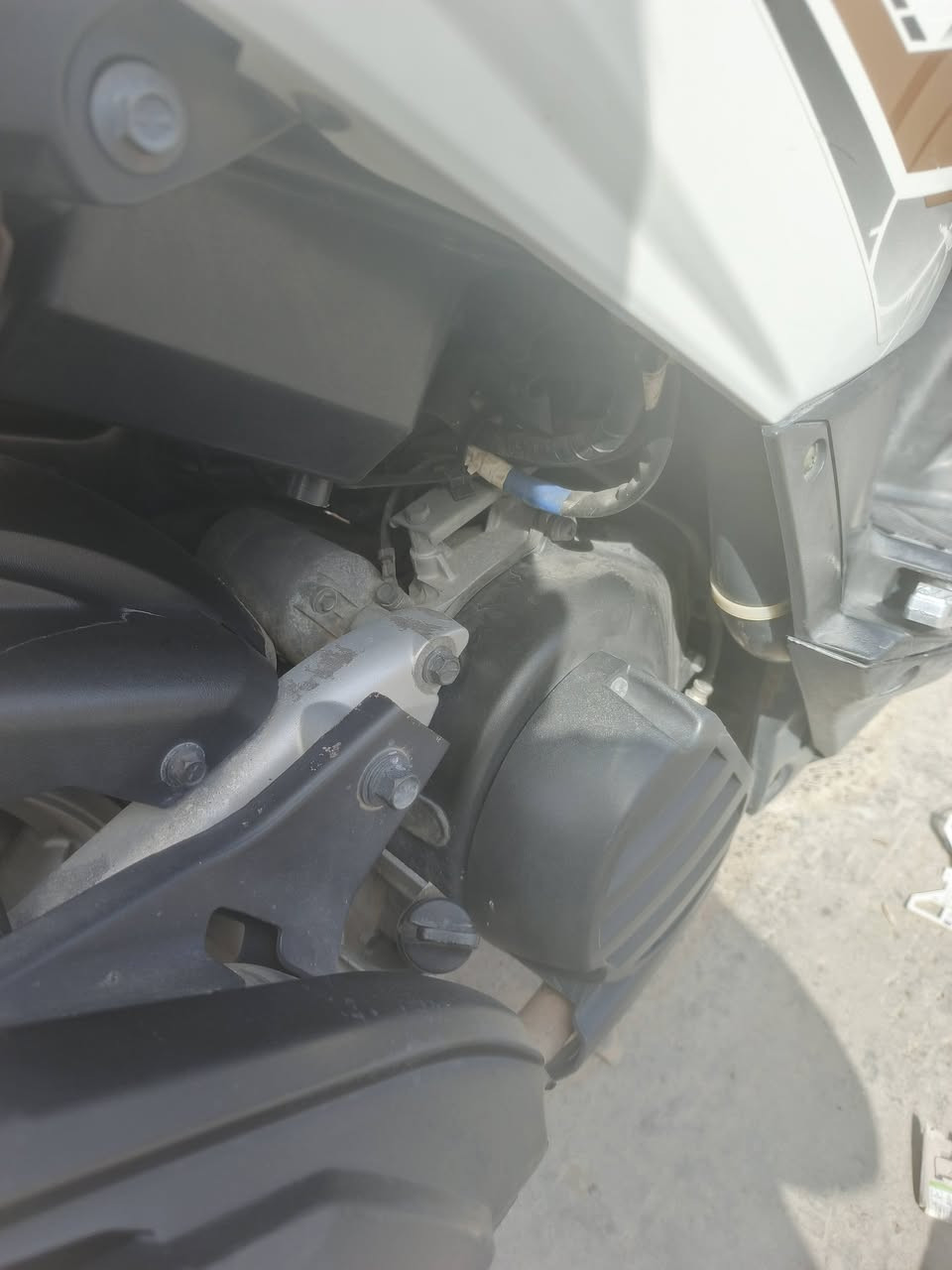 السلام عليكم
جي تي ار موديل 2014 صار اسبوع نازله
الحمدلله كفاله عامه من كلشي
اوراق دراجه موجوده 
دهن رمبه بعده موجوده بدراجه
عنواني بغداد الشعله
السعر مليون و250  
رقمي ***********
