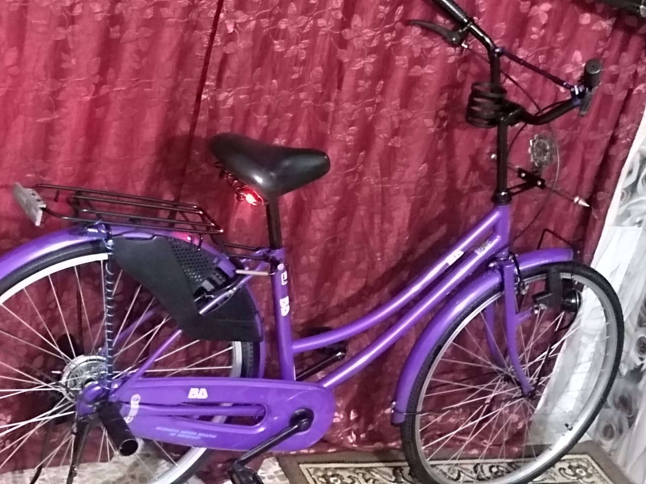 بيسكلا للبيع بناتي سوبر شركه BD
موديل 21 شهر 6
دسك 90
تايرات جدد
حجم 26
لايت بريكات كلها شغاله
هوه والاغراض 150سعر
بيسكلا نضيف كلش  مكاني بغداد الشعب الموشراي لايعلق هذا رقمي ***********وتساب
