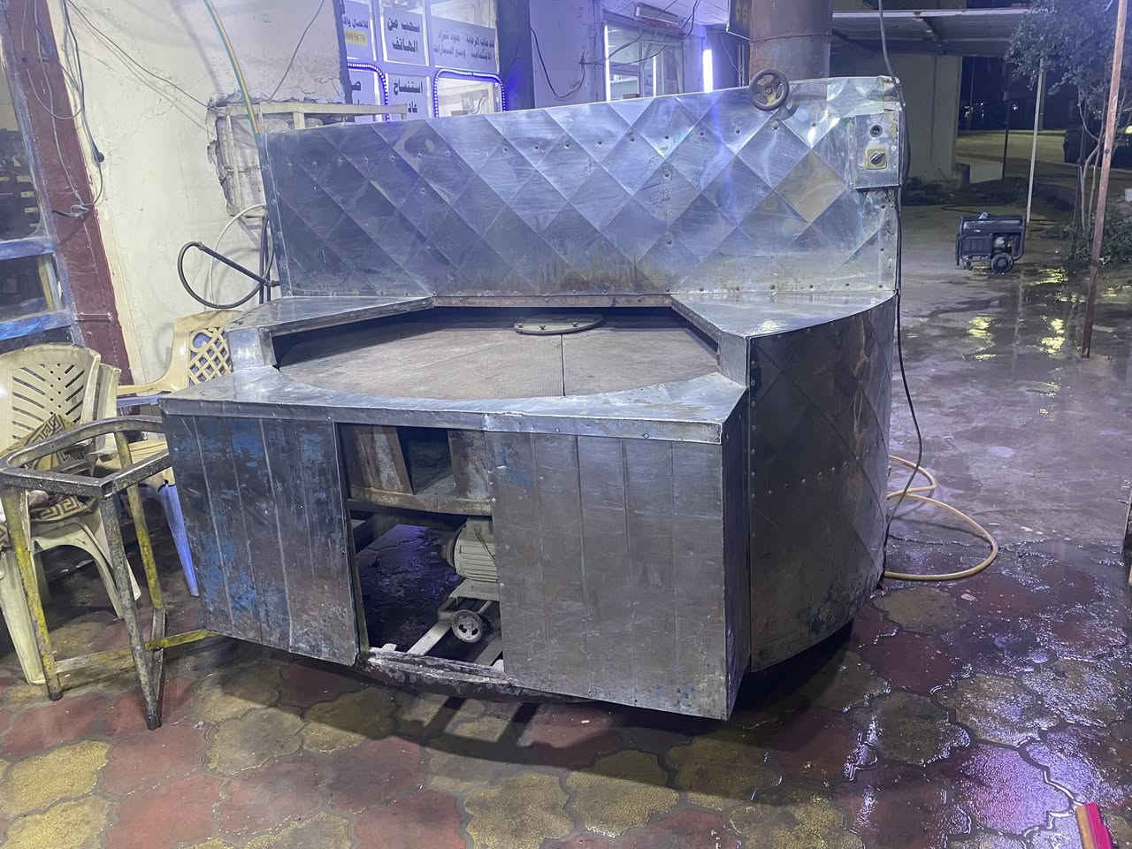 فرن دوار حجري. للبيع السعر  ٢٥ ورقة  هاتف ***********
