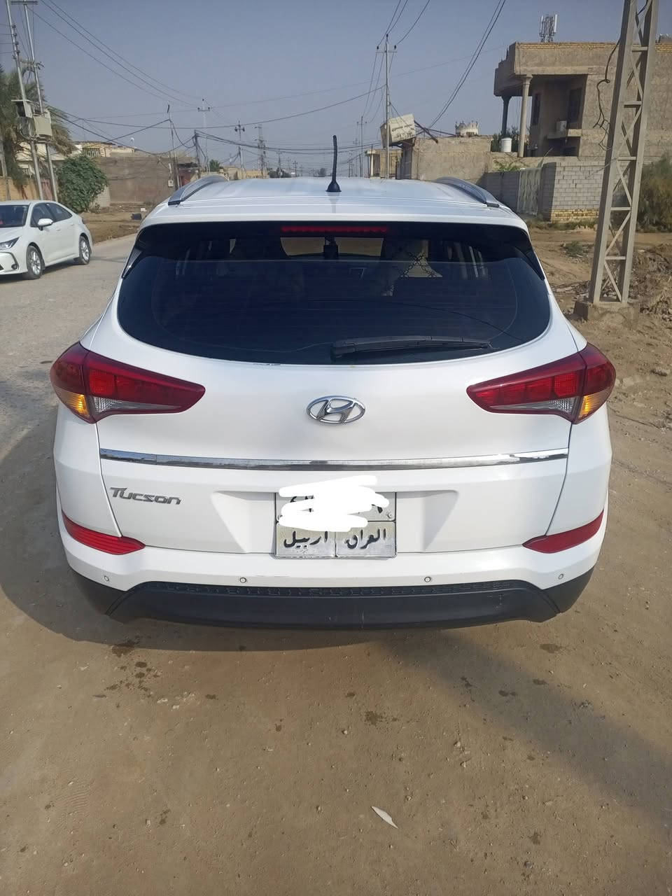 سلام عليكم 
سيارة توسان للبيع موديل 2018 مكفولة من الضربة والصبغ سيارة حلوة متوازي على بيعتها عندي بنيان والسونار مرفق بالمنشور السعر 179 ورقة وبيها مجال رقم المبايل ***********
