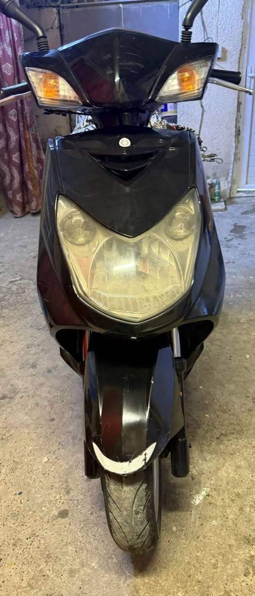 سكنز فحل مقفوله كهربائيات كامله السعر700 وبيها مجال شيء بسيط العنوان تقاطع الكياره .
***********
