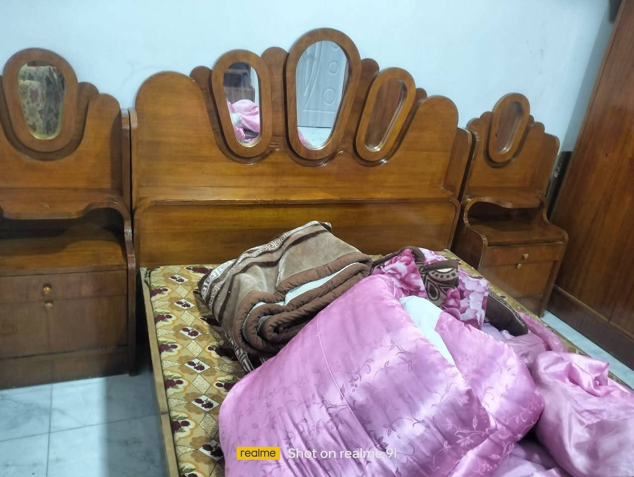 سلام عليكم غرفة عادي مو ملحق الكنتور مالها خمسة أبواب السعر  450 موصل الايمن مشيرفة الثانية


**إذا كنت صاحب هذا الإعلان وتريد حذفه لأي سبب، رجاءا أرسل رسالة إلى الدعم الفني**