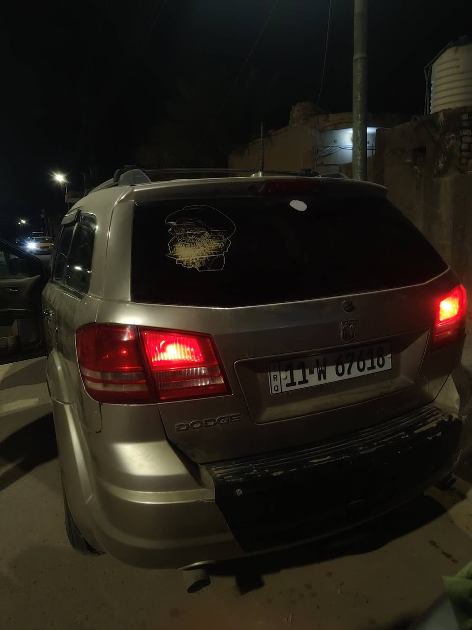 السلام عليكم جورني للبيع
جورني 2009 للبيع ب80 وبيه مجال للعلم السياره مگلوبه ومعمره
السياره 7 راكب 
محركه 6اسلندر 3500
تبريد 3 قطع 
شاشه 
كشنات جلد 
منضومه زنون عالي
اتصل وتدلل ***********
