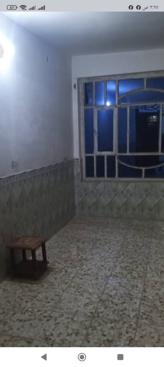 دار للايجار المساحه 200م طابق واحد غرفتين وصاله ومطبخ كليدور مجمع صحيات داخل وخارج حي الصحه خلف المسبح السندباد مبلغ الايجار 350 للاستفسار ***********
