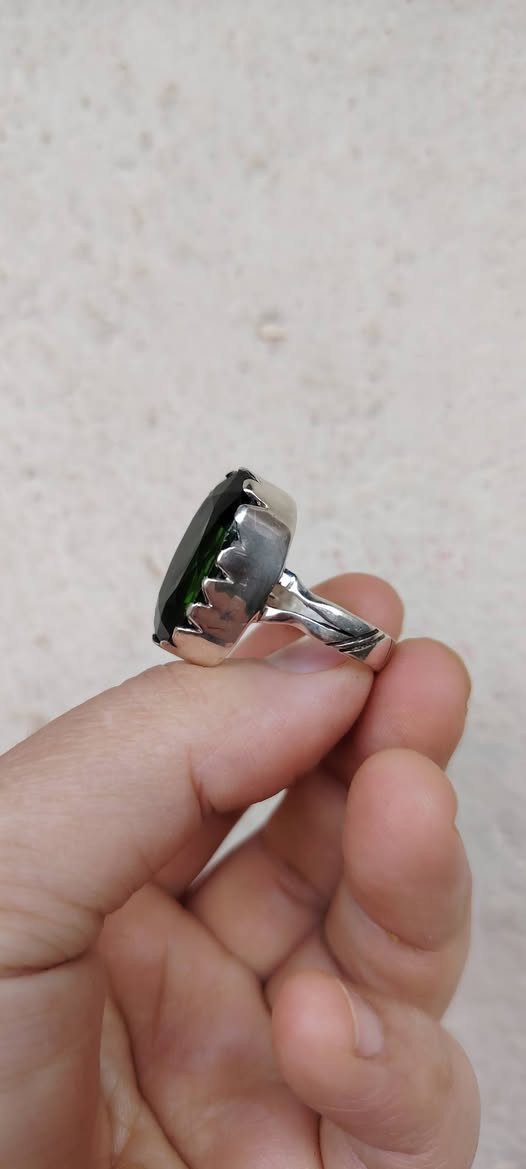 زبرجد روسي اصلي صياغه يدويه فضه 925 قطعه واحد على واحد جميله جدا جدا
السعر خاص


**إذا كنت صاحب هذا الإعلان وتريد حذفه لأي سبب، رجاءا أرسل رسالة إلى الدعم الفني**