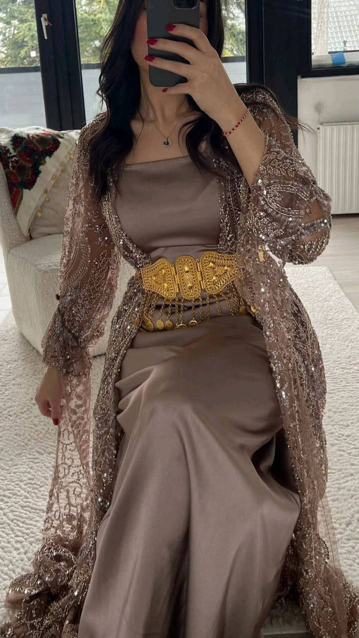 ✨ الزي الكردي الفخم وصل ✨
أناقة ملكية ولمسة تراثية تخطف الأنظار 🤎✨
متوفر بأجمل الألوان والتفاصيل الراقية، مناسب للمناسبات والأعراس والسهرات.

🚚 التوصيل متوفر إلى جميع محافظات العراق
📩 للحجز والاستفسار راسلينا على الخاص

#زي_كردي #فستان_كردي #أناقة_وفخامة #ملابس_نسائية #توصيل_لكل_المحافظات


**إذا كنت صاحب هذا الإعلان وتريد حذفه لأي سبب، رجاءا أرسل رسالة إلى الدعم الفني**