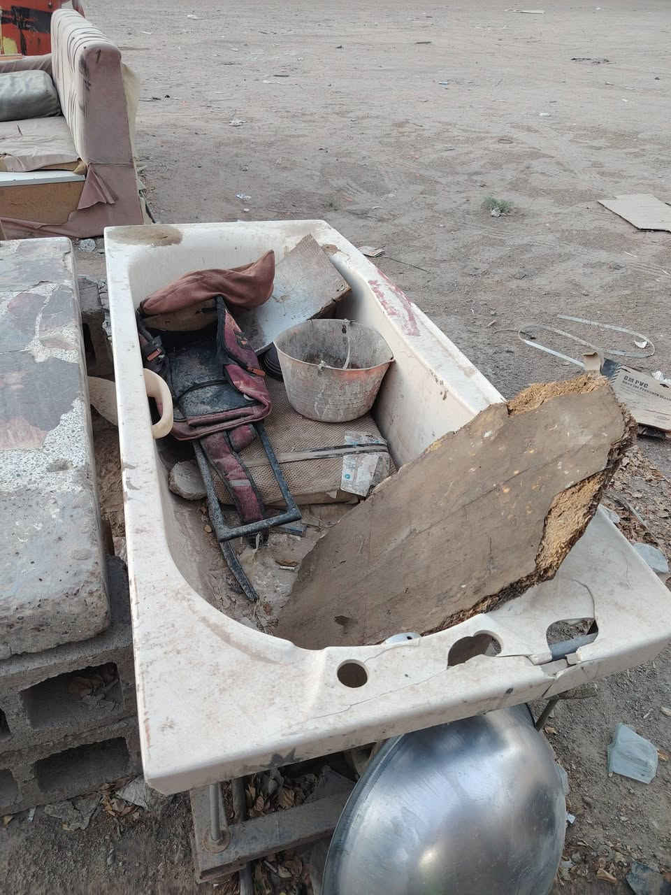 أغراض محل بنجر يشمل بطل هوا وخالعه ٢٢ جهاز ركعه حراري بانيو تايرات باله تقريبا ١٥ تاير ومدكات عدد ثنين
السعر مليون وربع وبعد اكو غراض انطيهن
مكاني التاجي سبع البور
*********** 
أغراض محل بنجر يشمل بطل هوا وخالعه ٢٢ جهاز ركعه حراري بانيو تايرات باله تقريبا ١٥ تاير ومدكات عدد ثنين
