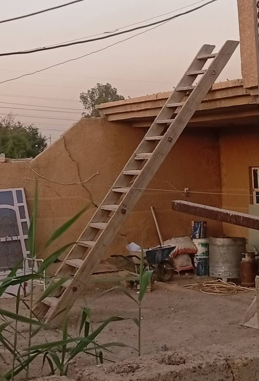 سلام عليكم بيع  غراض محل انشائية و عدد تاجير و سكلات بناء للتواصل على الارقام التالية *********** و *********** أو على الواتساب
