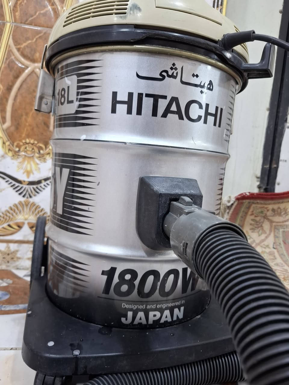 مكناسه كهربائيه هيتاشي الاصلي ياباني 🇯🇵
سعه 18 لتر جديدة مامصلحه ولا بيها اي خلل صوتها ناصي وسحب قوي جدا سعر 75 الف علماً ان الجديدة بـ 150 نقصها فقط القطعه الي تتركب بالخرطوم
***********
