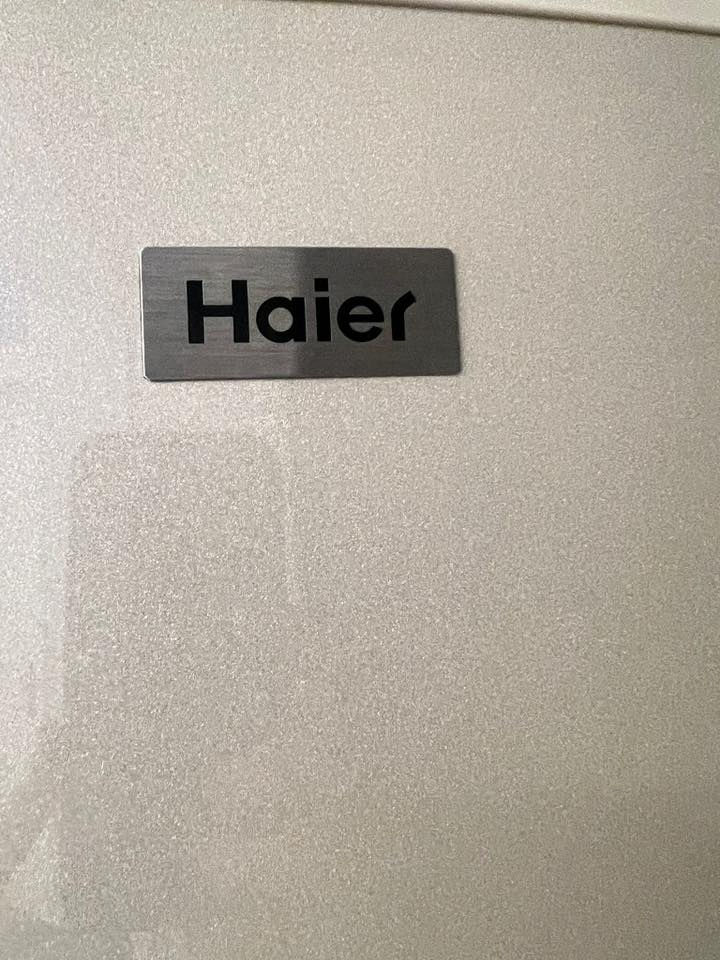 سەلاجەیەکی  ماڕکەی هایەر .
بەکارهاتووە بەلام پاک و نەکراوەیە واتا وەستای نەبینیوە و هیچ کێشەیەکی نیە تەنها لەڕەنگی ماڵەکەمان نایەت بۆیە ئەیگۆرین بەرزی ١٧٠ سم و پانی ٦٠ سم

نرخ : ٢٠٠،٠٠٠
ژمارە 
0773 012 6831
