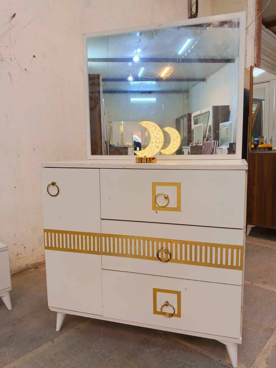 غرفة نوم مستعملة
نضافة 90
عدد القطع /5 نضام / ابواب 
سعرها 500
شد ونقل داخل بغداد مجاني


**إذا كنت صاحب هذا الإعلان وتريد حذفه لأي سبب، رجاءا أرسل رسالة إلى الدعم الفني**