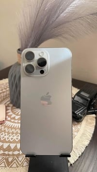 ايفون 15 برو ماكس للبيع  دبل سيم كارتونة موجوده استعمال واحد  256 السع...