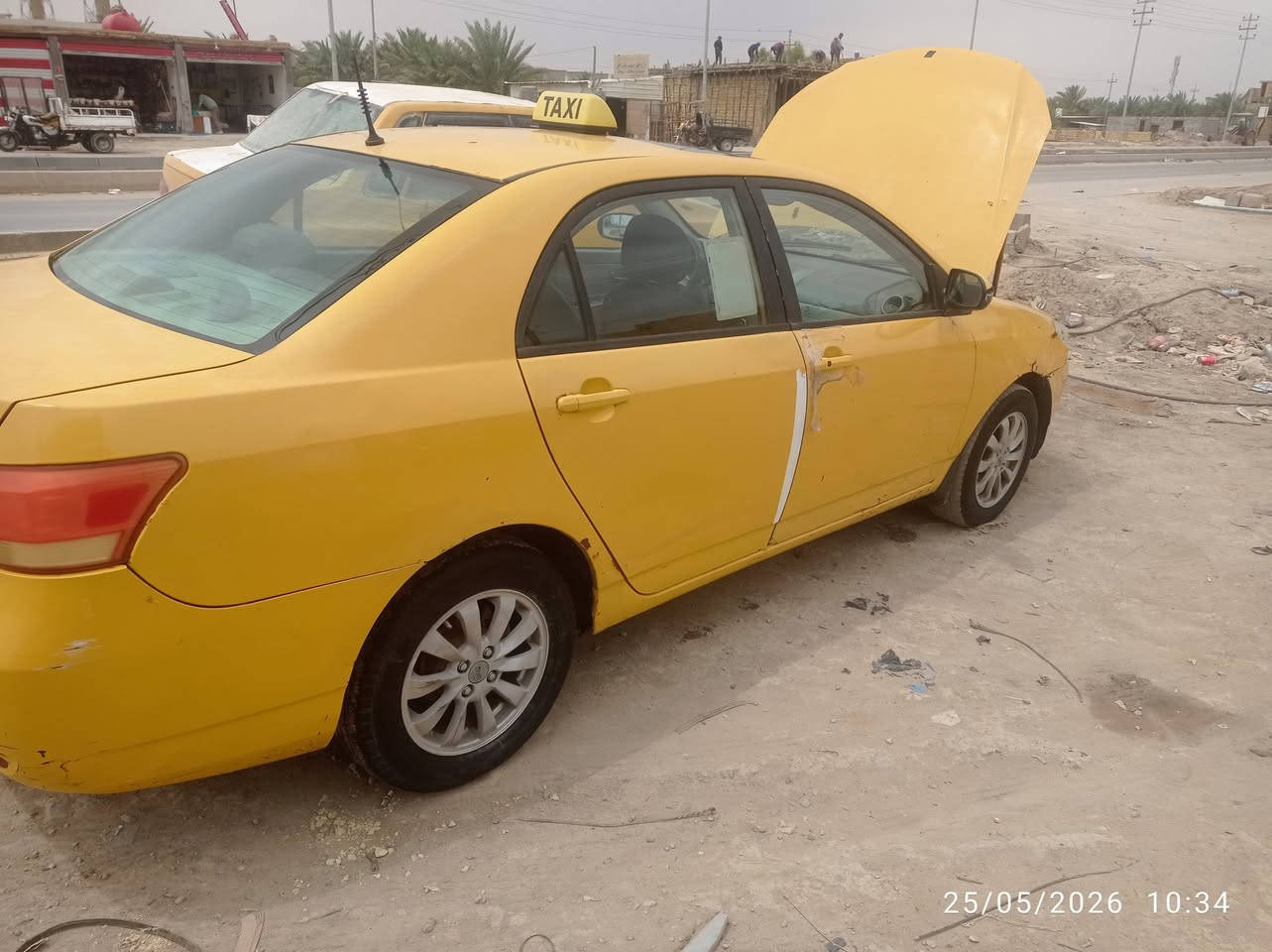 سلام عليكم بي وايدي G3 2014 محور مكينه ويگير بيكاتشو 1600 رقم بصره السياره مامبدل بيه اي شي ليبل واحد مجود خياسات قليله وبيه ظربه بالجاملق اثر ستوته رجعت عليه وظربتها هيه والايت مثل ماواظحه بالصوره 
السيارته تخم تاير تبريد شغال كهربائيات جتهزه سنتر لوك تشغيل عن بعد
عوزها حداديه والمكينه بيه جبنه ظاربه
تجي وشوفها مكاني الناصريه خلف جامعة ذي قار غير متواجد بالفيس اتصل على الرقم المووجود
***********
