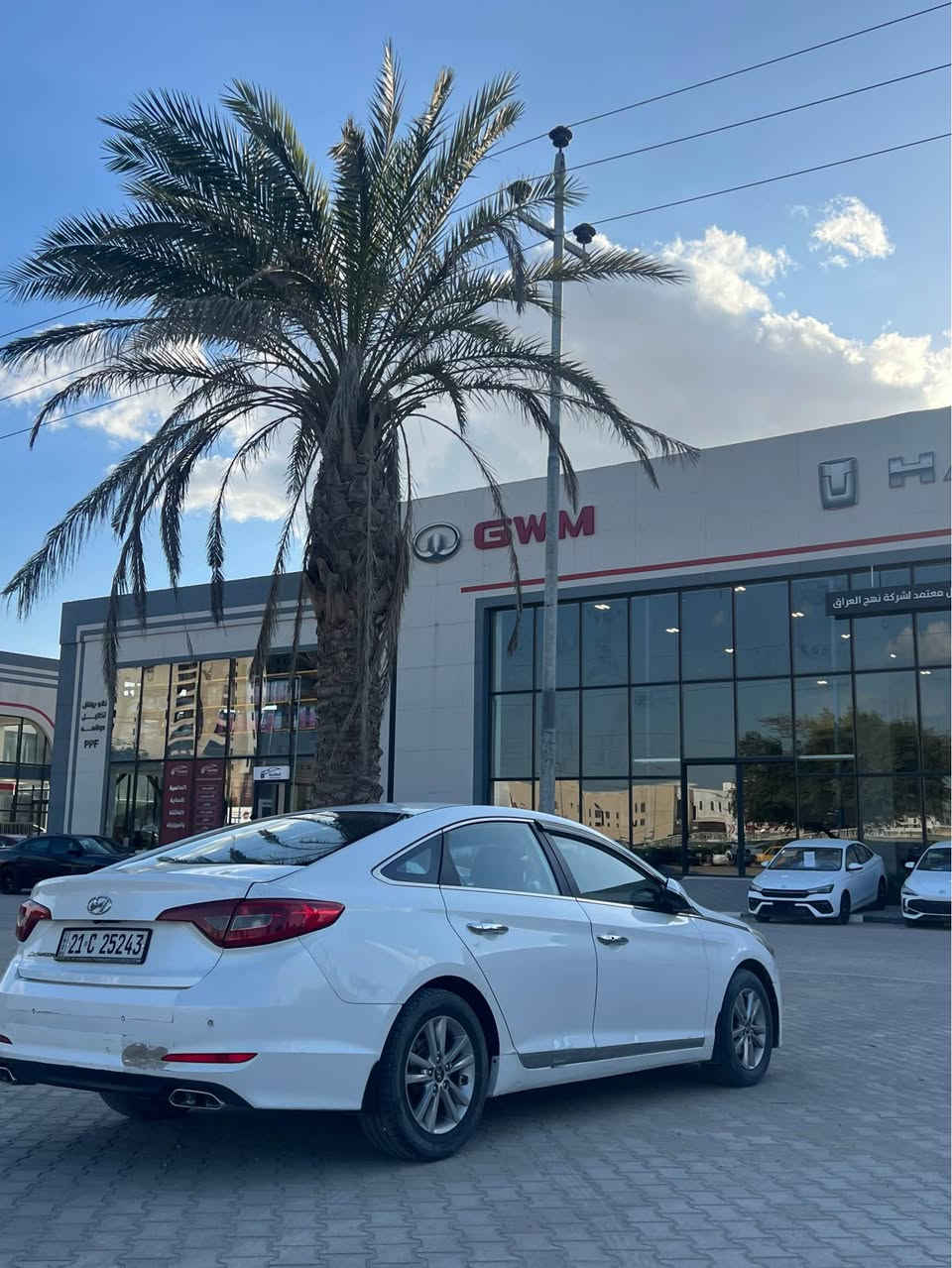 🚗 للبيع: هيونداي سوناتا (خليجي)

سيارة وارد خليجي بحالة جيدة جداً، استخدام شخصي ومحافظة عليها  
تحتوي على قطعتين صبغ فقط  

السيارة عملية ومريحة  
السعر 132  

📞 للتواصل: *********** النجف, العراق
