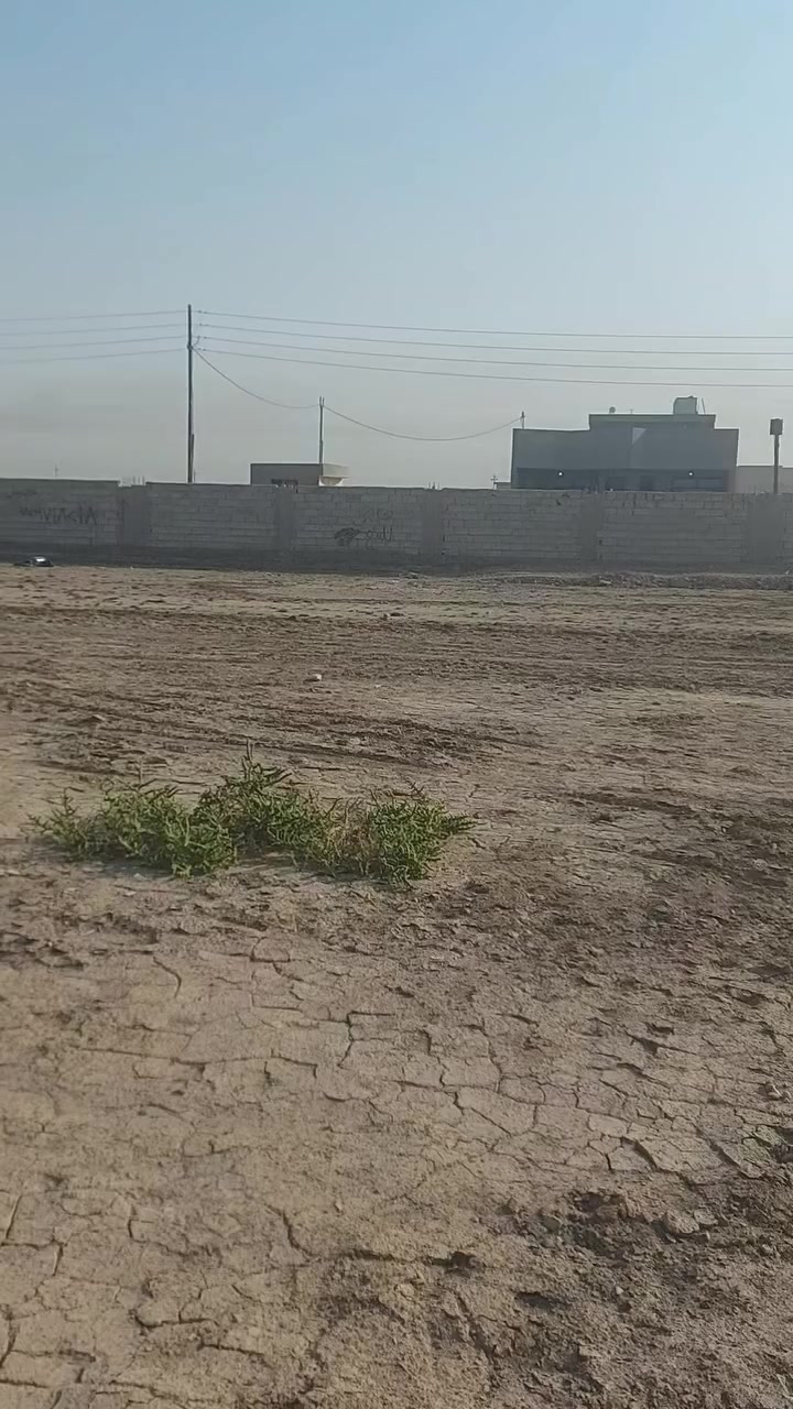 السلام عليكم قطعه ارض طابو زراعي سند 25مساحه 550متر تقع في منطقه ابو ثيله قرب فلكه المدائن بصف بسمايه  او بصف منطقه التأميم واجهه 20ونزال 27 سعرهه 35للاستفسار اتصال عل الرقم ***********
