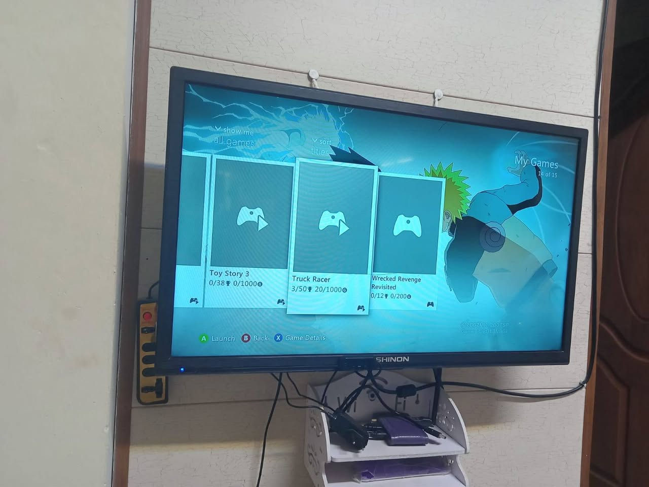 جهاز Xbox 360 مستعمل للبيع
نظيف مثل ما مابين بالفيديو والصور 
🎮 ويّاه:
يده أصلية وايرليس (Wireless)
وياه 3 بطاريات وشاحنتين
ويده ثانية الجهاز مهكر والرام 250 جيجا
 الألعاب الي بيه 16 
مكاني بغداد حي الإعلام 
 السعر 110 ويوجد توصيل 
رقمي ***********
