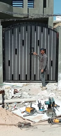 مستعدون تجهيز كل الدور السكنيه ابواب وشبابيك وبي انسب الاسعار الاستفسا...