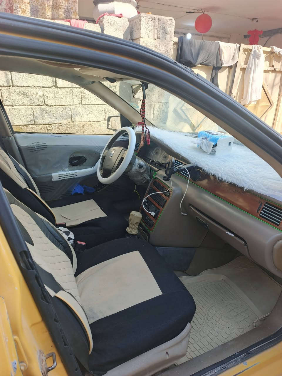 سلام عليكم سمند موديل ٢٠١١
سياره مكفوله من ضربه وتبديل بيها خياسات بسيطه كير مكينه كفاله لا تبخير لا انقيص كهربائيات كلها شغاله سستم سماعه اناره كرستال بدشبول سياره نضيفه ومرتبه صدر حداديه ٨٠ /١٠٠ 
تحويل شوكت ميعجبك سعرها ٢٧ وبيها مجال قليل   وتساب فقط ***********
