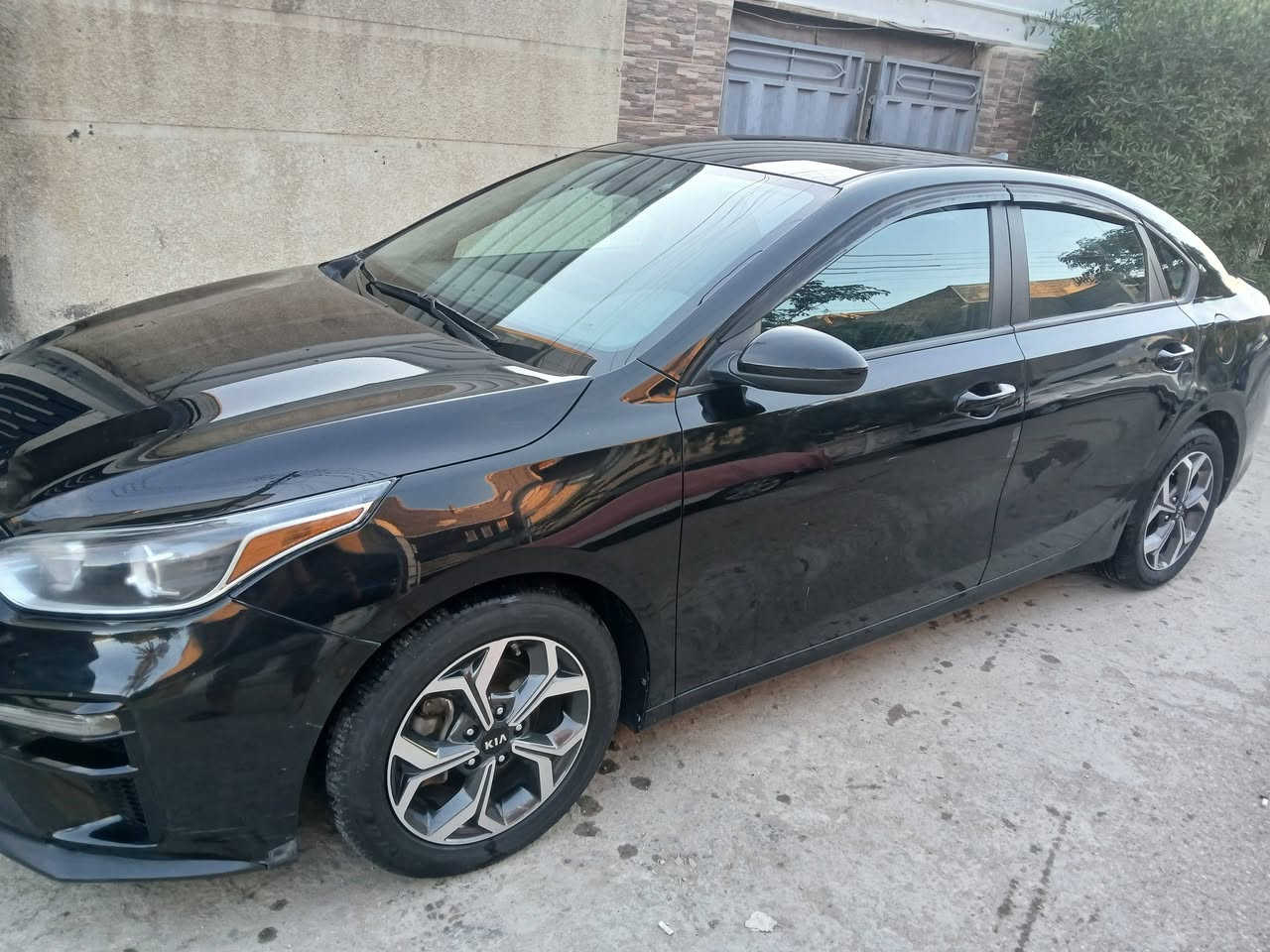 السلام عليكم كيا فورتي وارد امريكي موديل ٢٠٢٠ ماشيه ٥٢ميل رقم اربيل تريد وكاله تريد تحويل مضمون حادث امريكا بالصور اوبيها حادث بالعراق جاملغ خلفي قطعه وحده صبغ بدو لاحوض ولا لغد ولا شاصي يعني السياره قطعه وحده صبغ كير اومكينه بلادي ممفتوح برغي بيها مكان السياره بغداد حي الاعلام الاتصال على الرقم ***********
