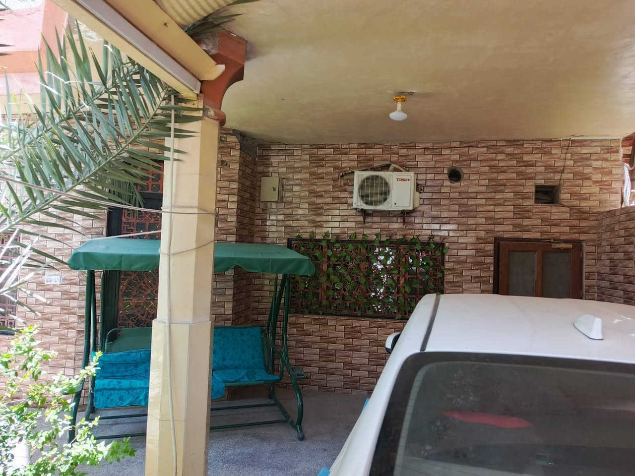 منزل في حي المهندسين ٢٠٠ متر طابقين ٥ غرف منام الطابق الاول بلوك والطابق الثاني  سعر ٣٣٠ وبي مجال للاستفسار ***********
