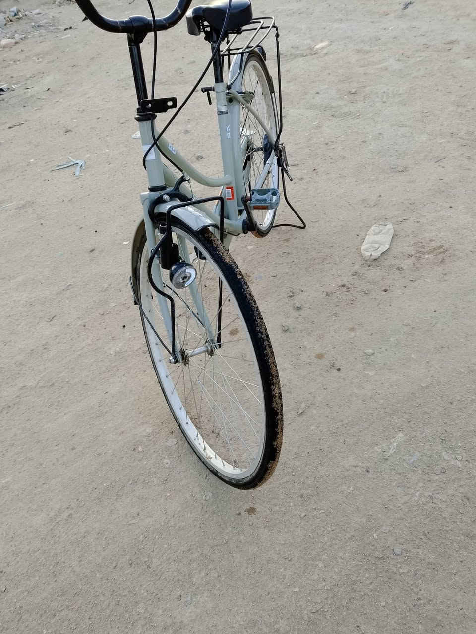 السلام عليكم بايسكل للبيع
حجم 26
اللون سمنتي 
موديل 22 
بايسكل فول ومكفول 
السعر 135وبي مجال 
رقمي ***********
