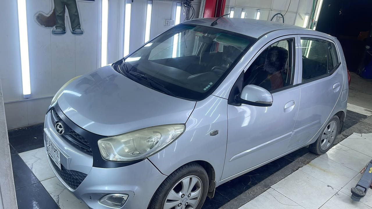 سلام عليكم للبيع هونداي i10 موديل ١٣ ماشية ٦٦ حقيقي سيارة جديدة جدا بدون صبغ حتى الدعاميات بدون بارد بيهة فقط طختين بسيط بلباب وعايفهن ع وضعهن بدون تصليح رقم بغداد تحويل مباشر السعر مطلوب ٨٠ مجال بسيط مكان سيارة بغداد حي القاهرة اتصال ع رقم *********** سونار بلمشور
