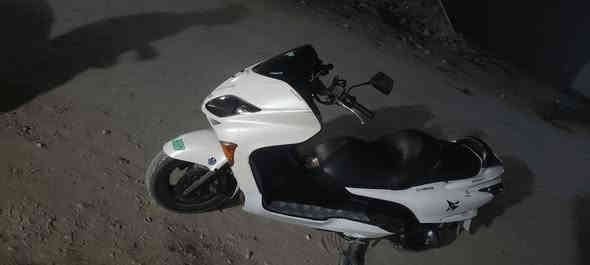 ,فورزا 08 عمية نضيفه كلش 
الدراجة معدل فول تحريكها نار 🔥
تايرات🛞 جديد بالباكيت 
بصمه لايتات الخلفي كرستال 
الدراجة ما بيها اي نقص
والسعر (725) ألف بيها مجال 
رقمي (***********)
