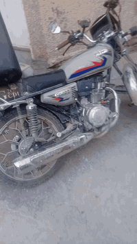 السلام عليكم دراجه ايراني للبيع خمسه كير شراي متواجد واتساب 2025 شهر 4/27 اوراق كامله السعر خاص الله يشهد غسل مغاسله متروكه *********** بصمه عن بعد
