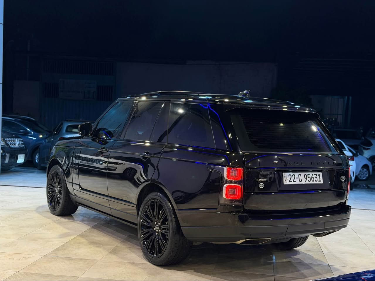 range rover vogue  2019    V6     HSE✅ 

‎موديل  2019

‎اخوان  سيارة    زيرو شركة  سردار    وارد خليجي

مكفول كفالة عامة   بدون صبغ بدون شخط و تعديل  دعامي لدعامي شرط      

‎دعام لدعامي  شرط فحس  سونر   

‎80000   كم  حقيقي ماشي

‎2 بسمة بلادي موجود 
 
‎مواصفات  فول 1/1   بلاك 
  
‎بانوراما 

‎دوسة كهرباي بلادي

‎باب سندوك شفوط
‎كشنات جلد  ميموري  هيتر 

‎حساسات خلفي امامي

‎جگات  تصعت تنزل
‎گيج اليكتورني
‎4 باب بسمة
‎باقي هواية مواصفات

‎لايتات زينون متحرك علي ستيرن
‎مرايات  رادار
‎ويل 22  انج  بلادي
  
  425  $   🔥🔥

‎مكان سيارة اربيل 
‎    فايبر. و وتساب.    ***********
0775 9097771 أربيل, العراق
